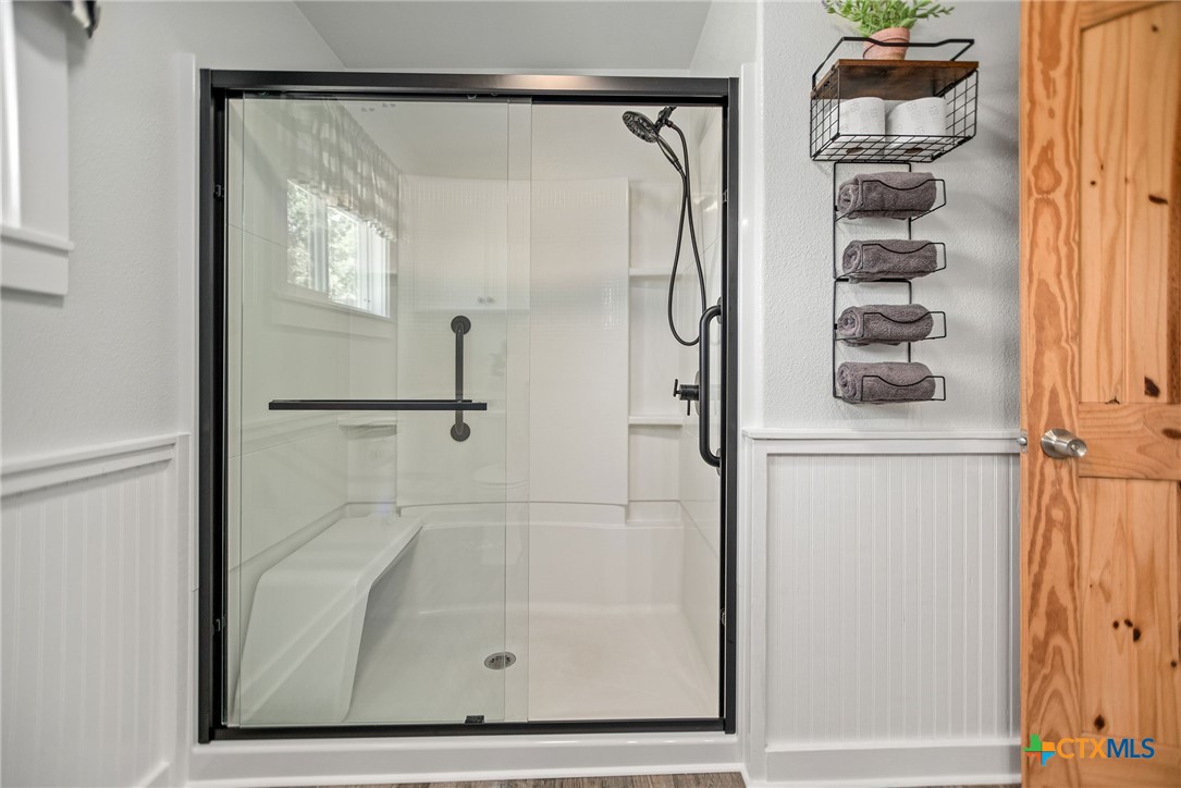 346 E Fm 884