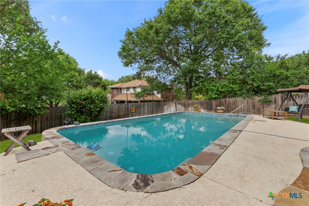 920 Queens Drive