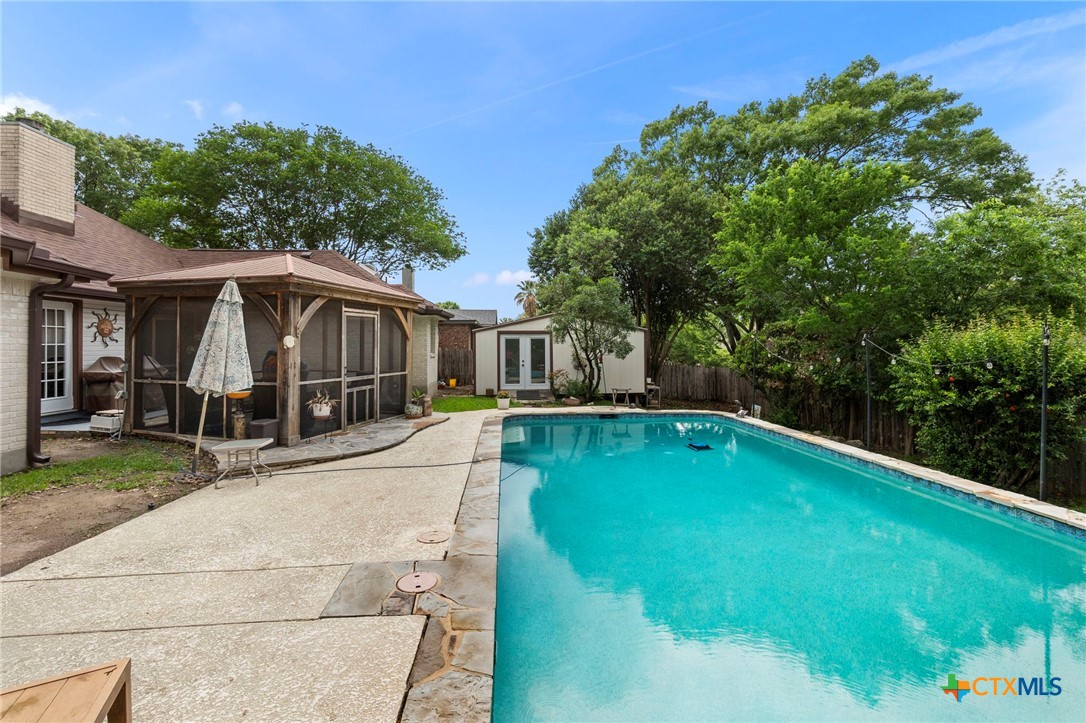 920 Queens Drive