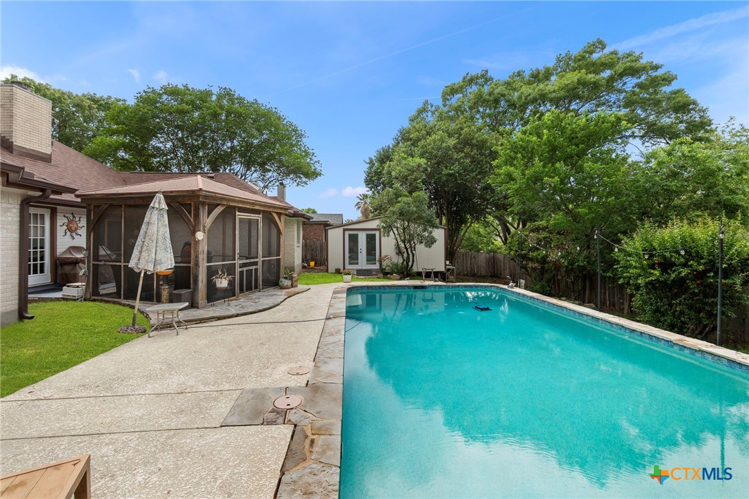 920 Queens Drive