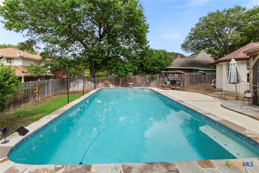 920 Queens Drive
