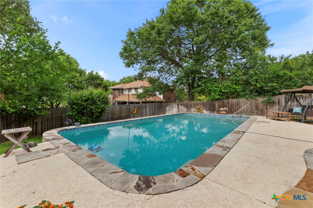 920 Queens Drive