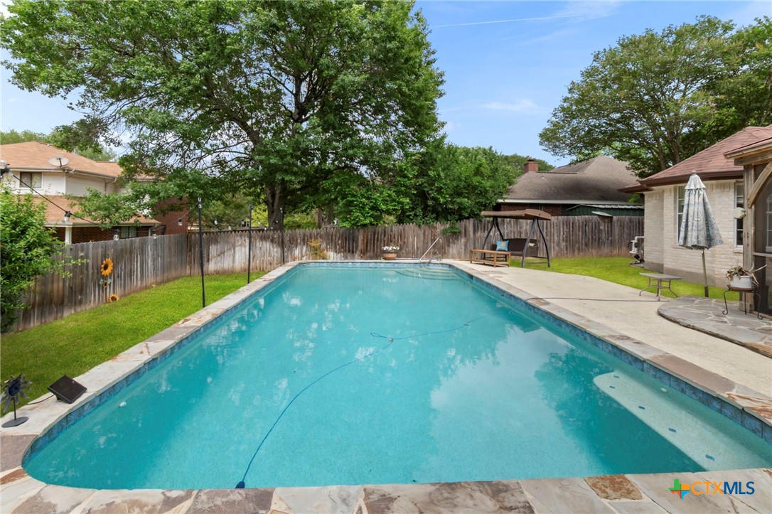 920 Queens Drive