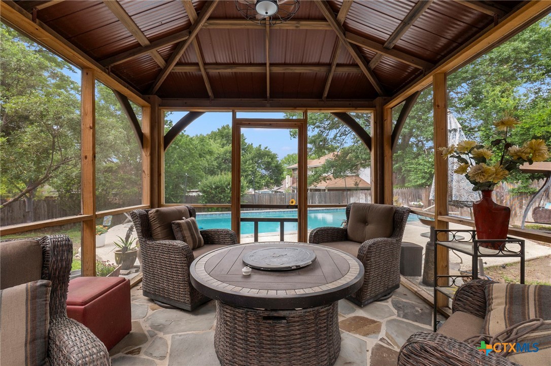 920 Queens Drive
