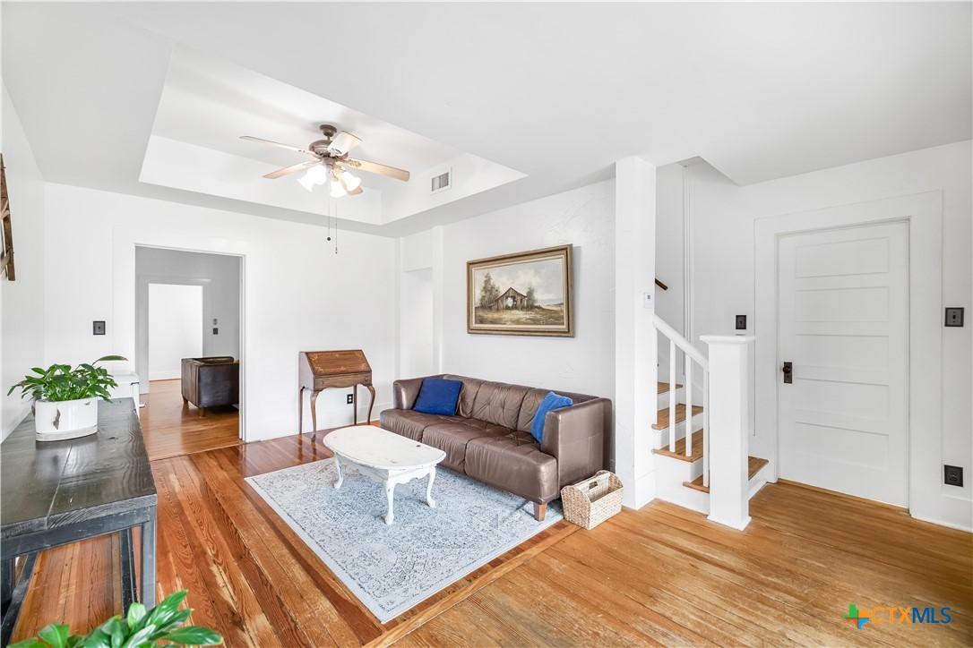 704 W Commercial Street
