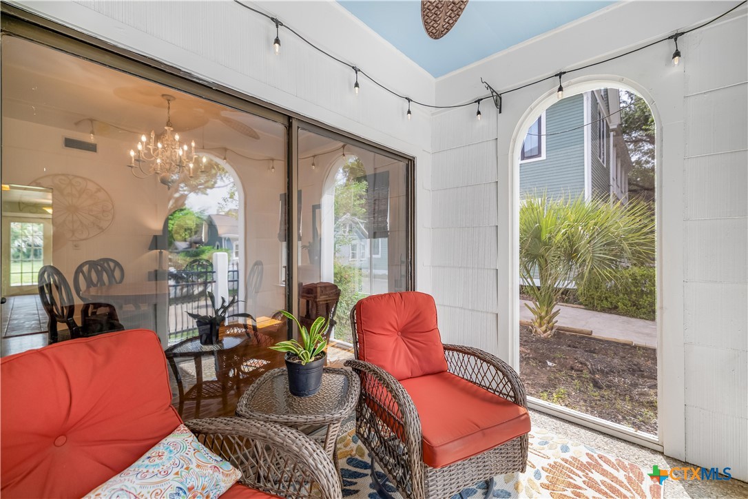 704 W Commercial Street
