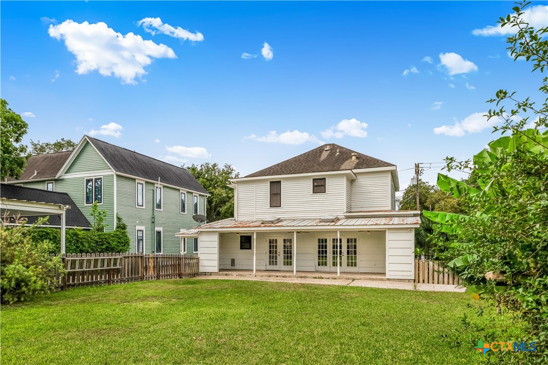 704 W Commercial Street