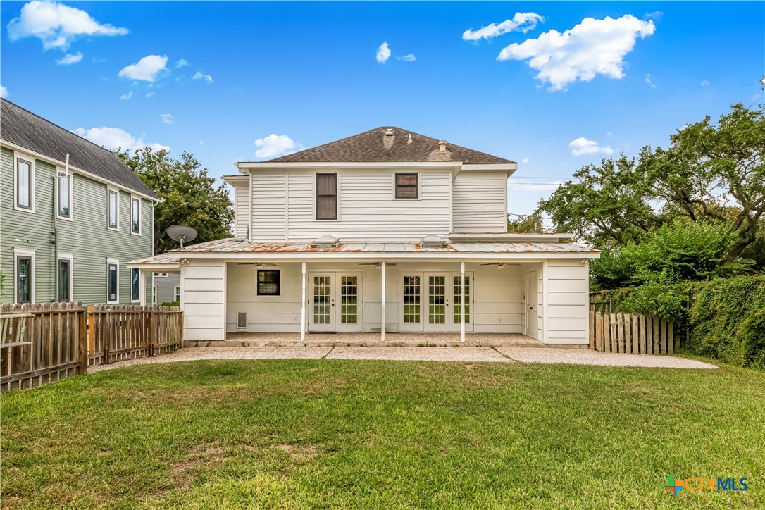 704 W Commercial Street
