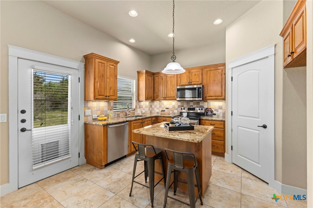111 Swallow Ct Court