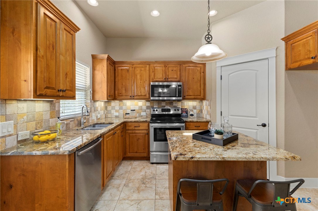 111 Swallow Ct Court