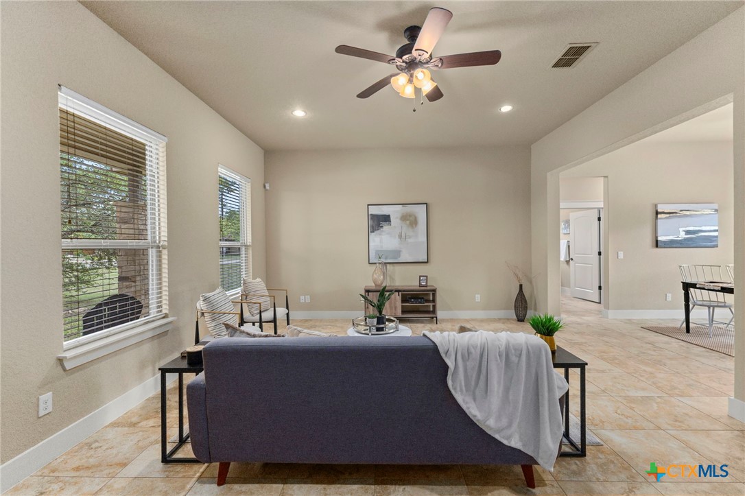 111 Swallow Ct Court