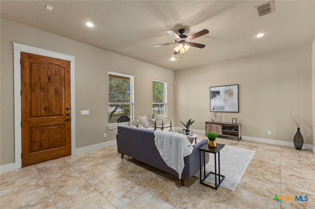 111 Swallow Ct Court