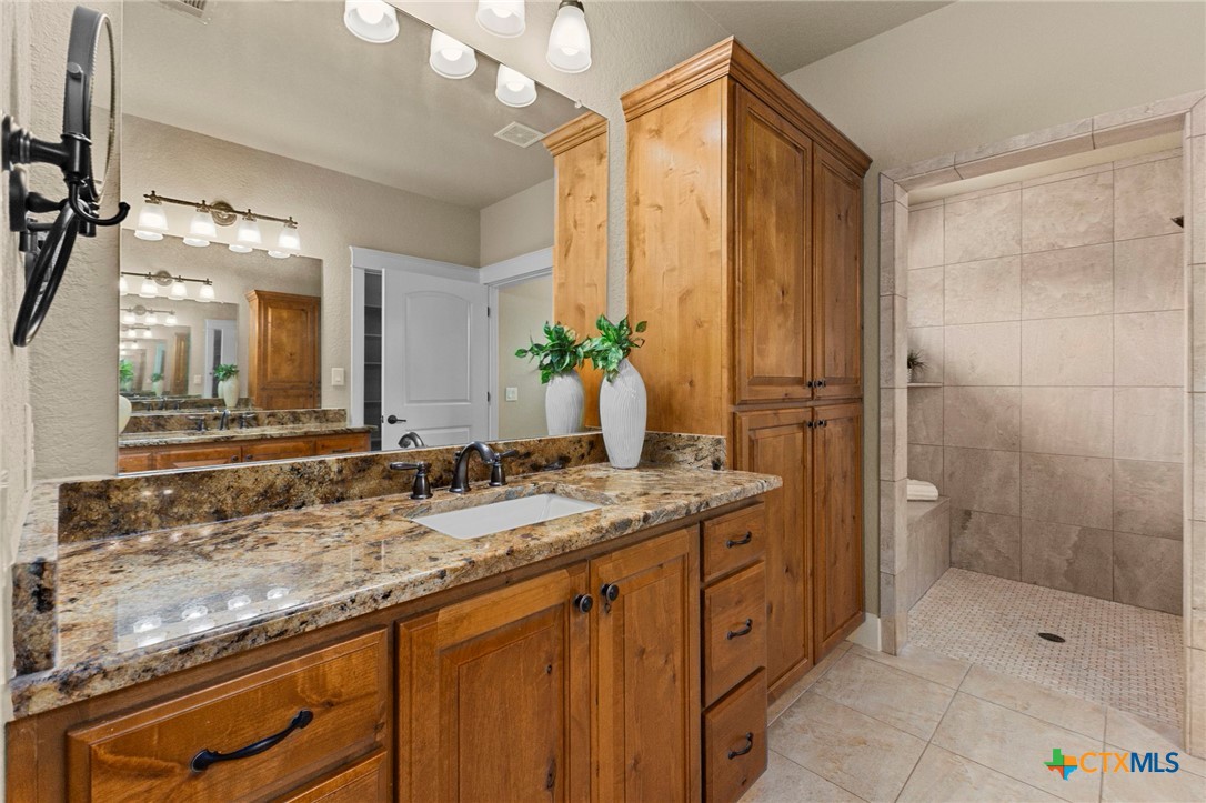 111 Swallow Ct Court