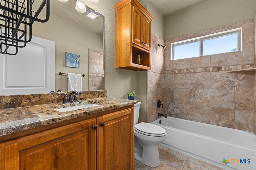 111 Swallow Ct Court