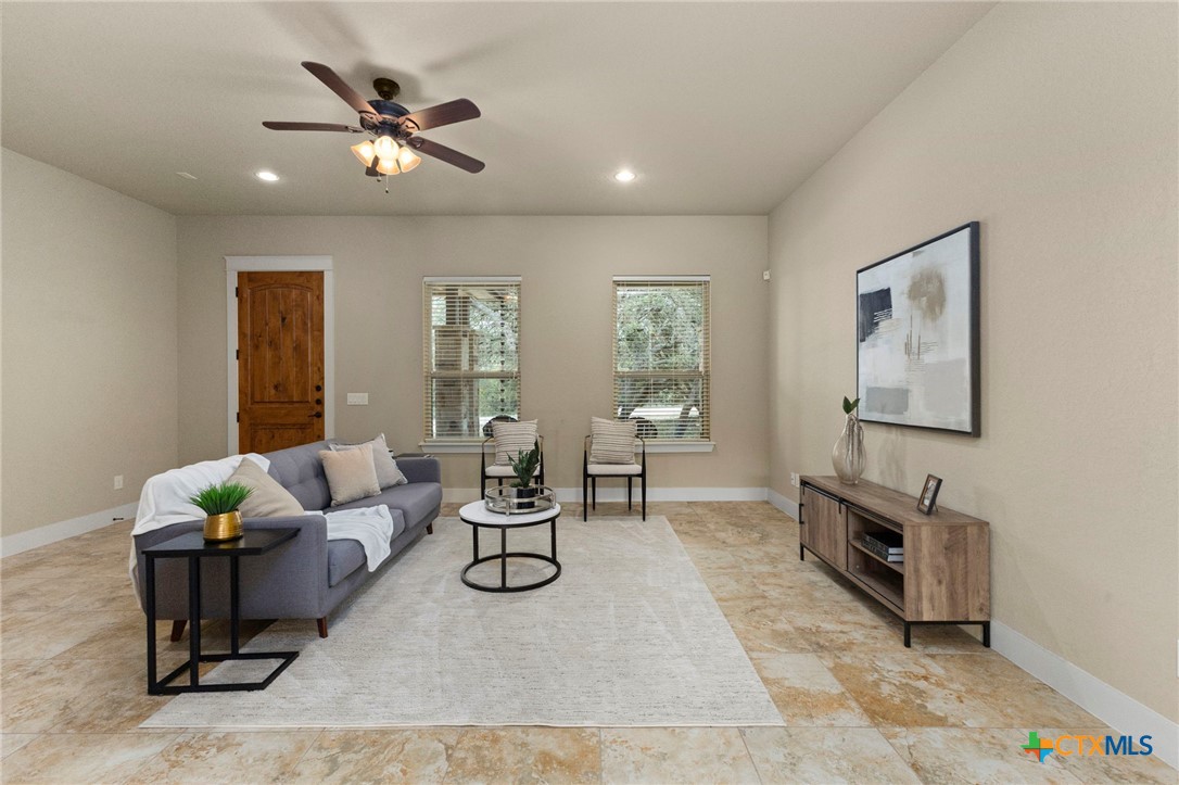 111 Swallow Ct Court