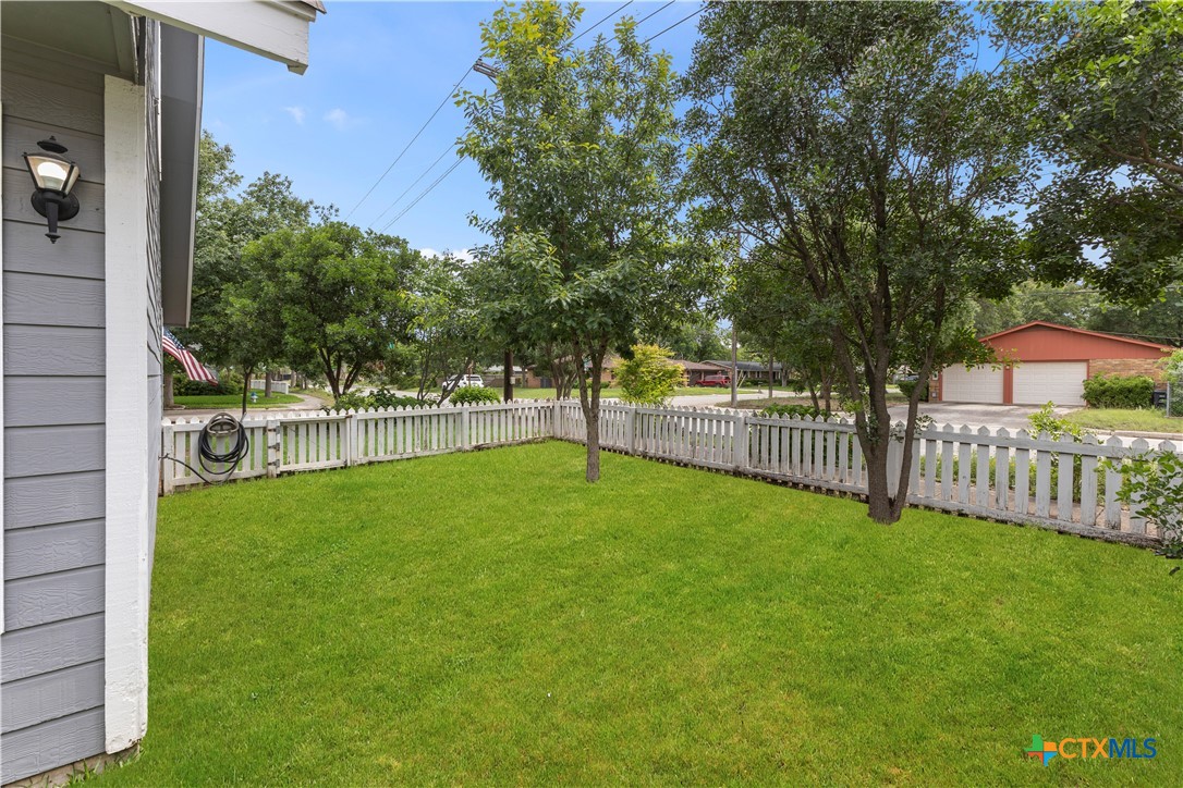 1405 Azalea Lane