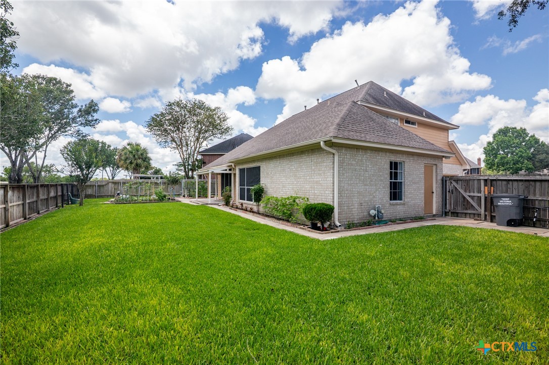103 Eton Green