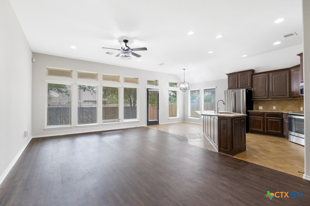 2185 Range Road