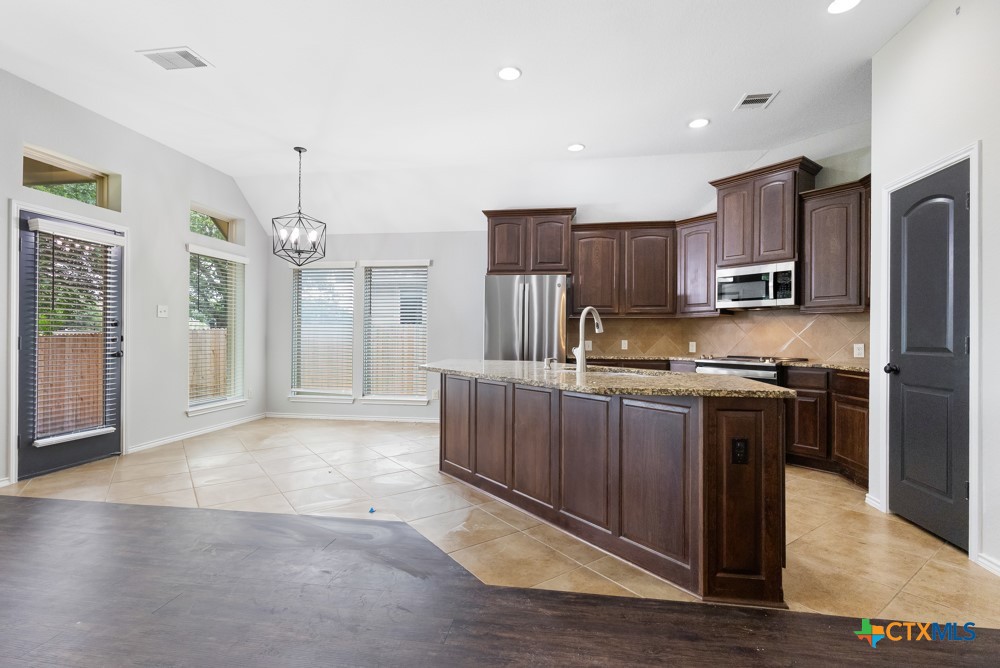 2185 Range Road