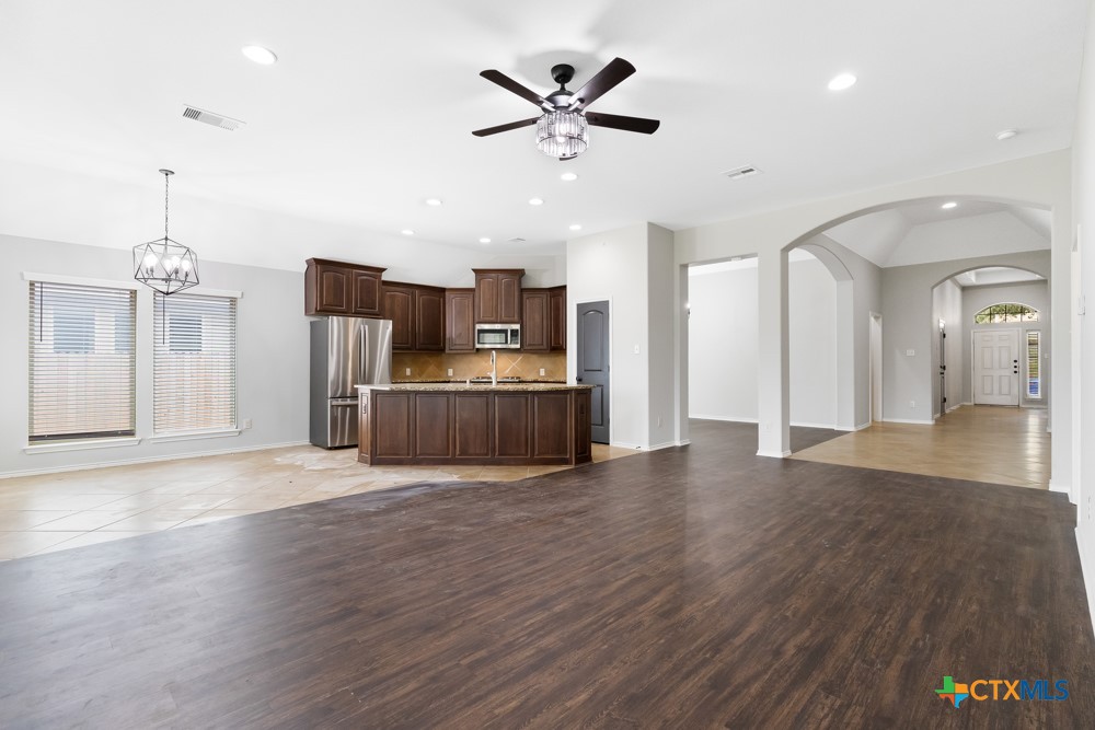 2185 Range Road
