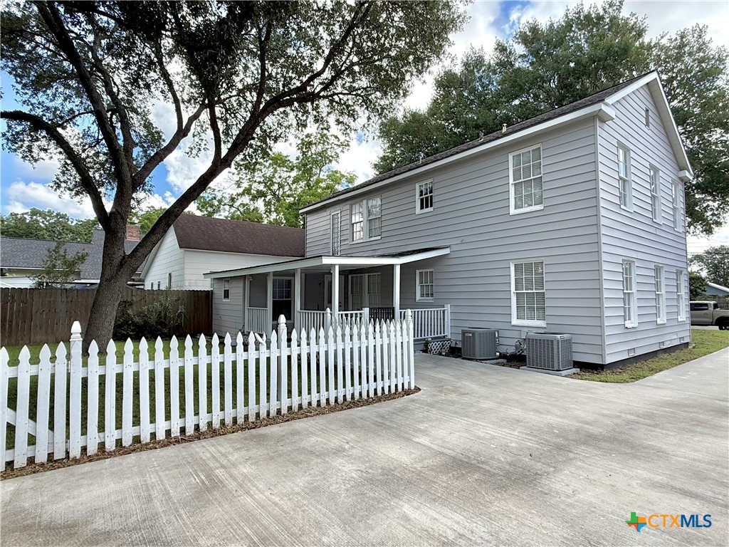 1403 N Bridge Street