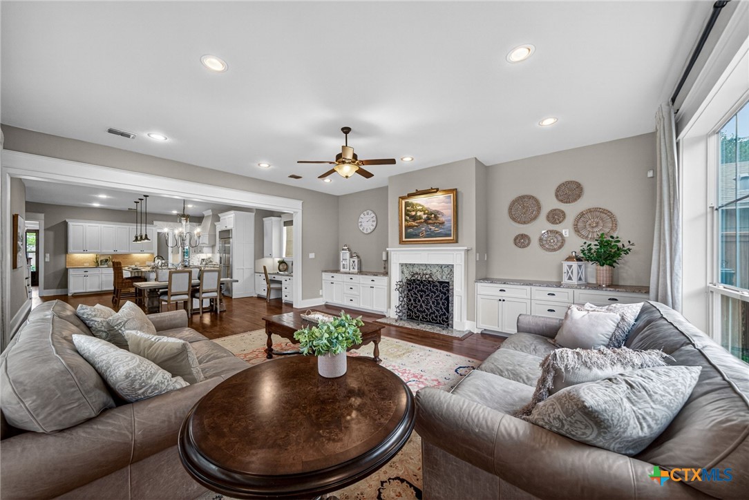 255 Retama Place
