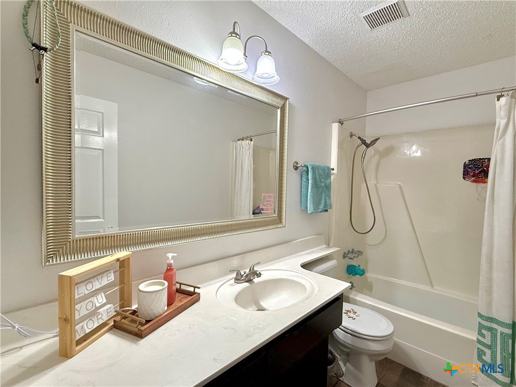 901 Taos Drive