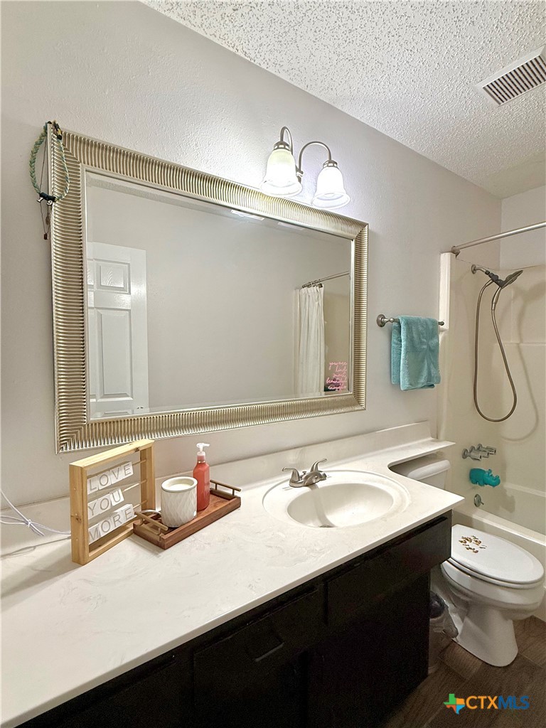 901 Taos Drive