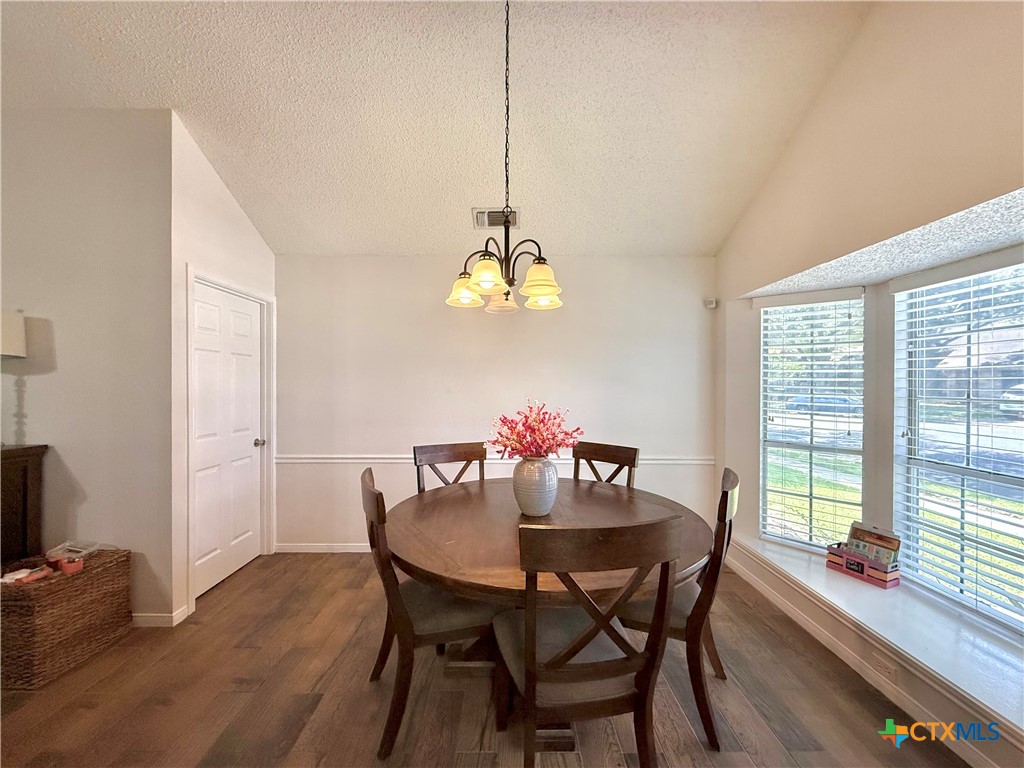 901 Taos Drive