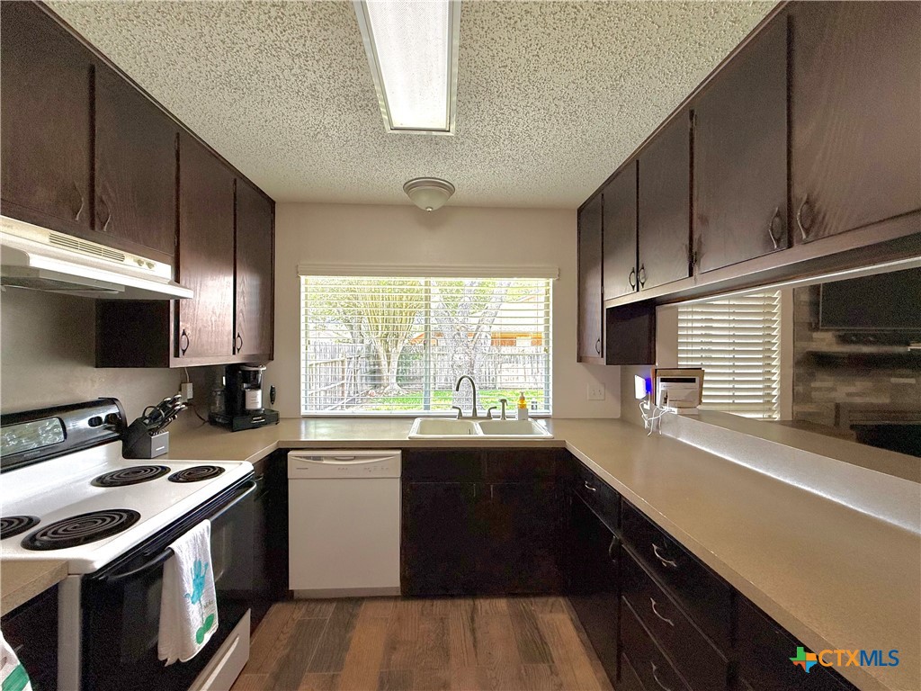 901 Taos Drive