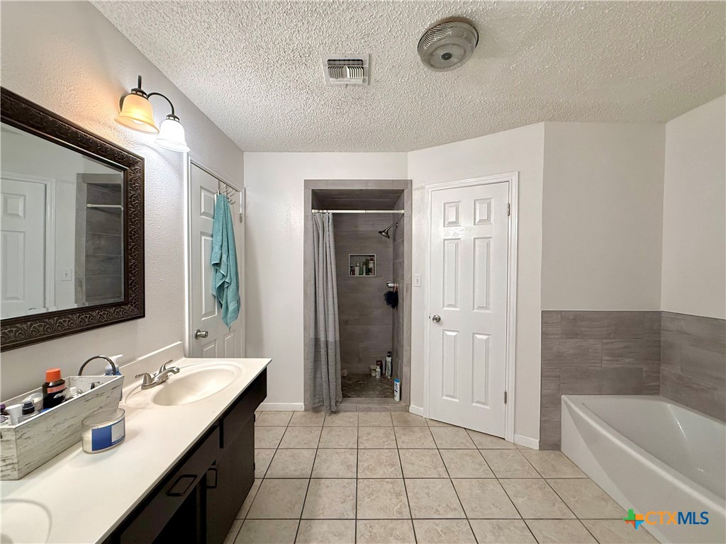 901 Taos Drive