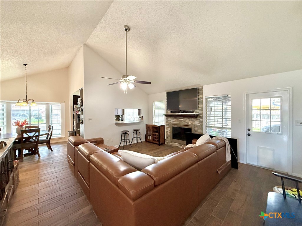 901 Taos Drive
