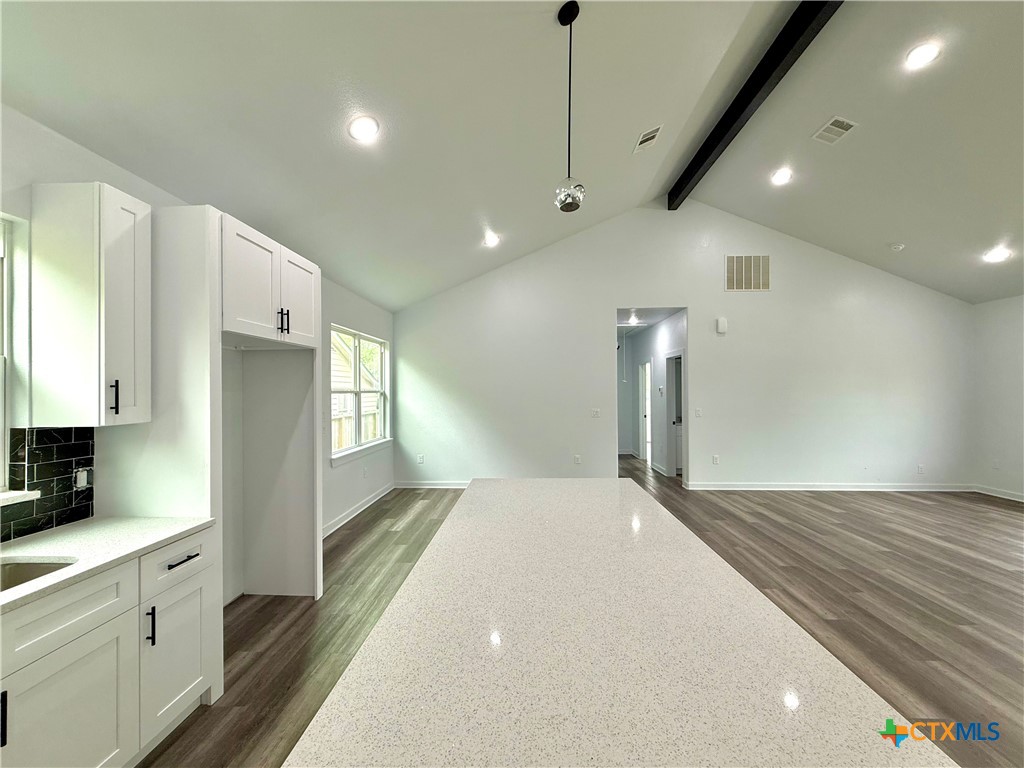 501 Walnut St