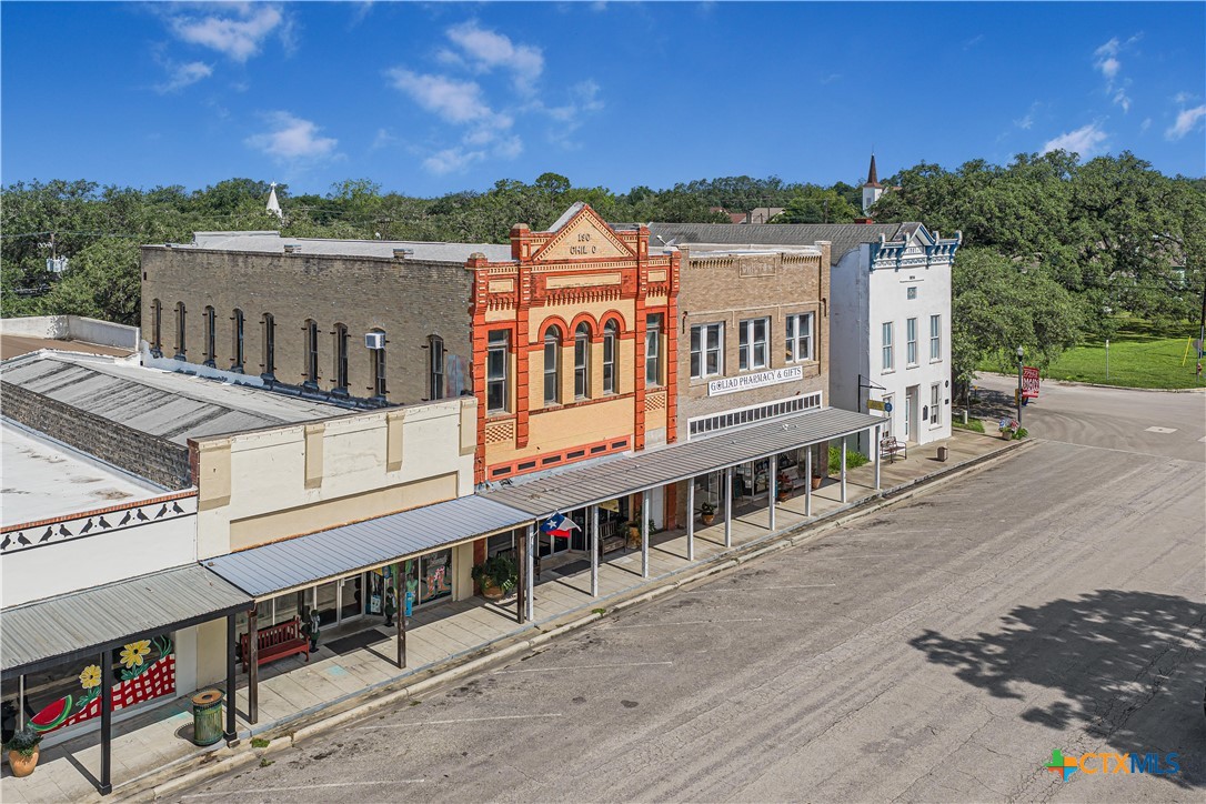 212 S Commercial Street