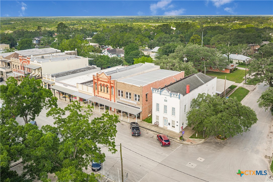 212 S Commercial Street