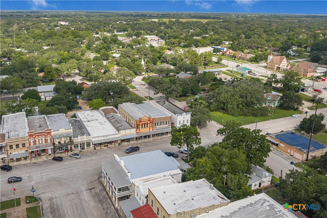 212 S Commercial Street