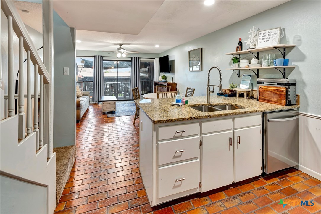 462 N 15th Street Unit #2 Cove