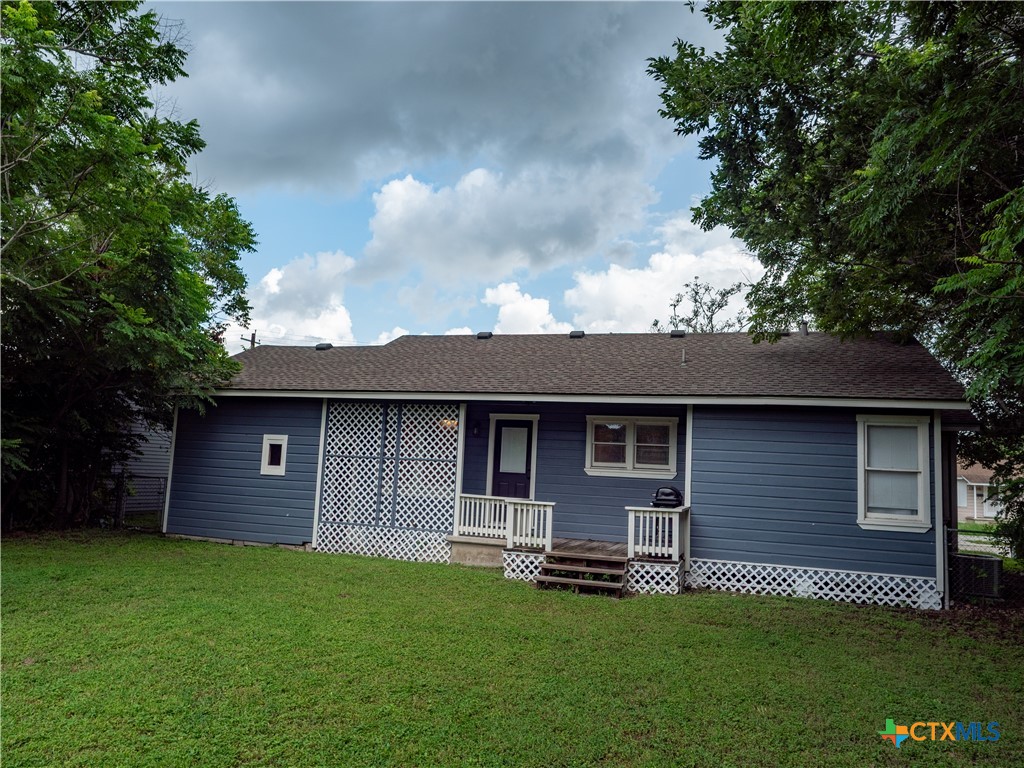 1805 E Crestwood Drive