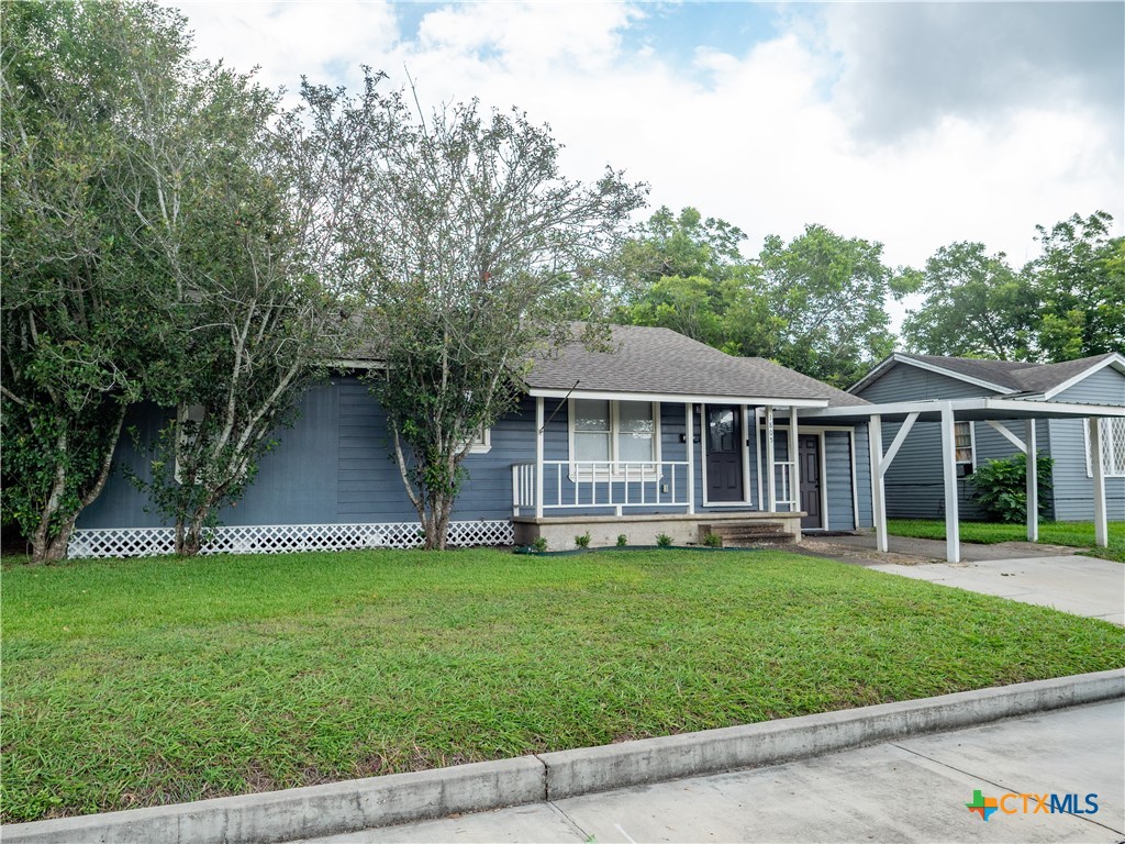 1805 E Crestwood Drive