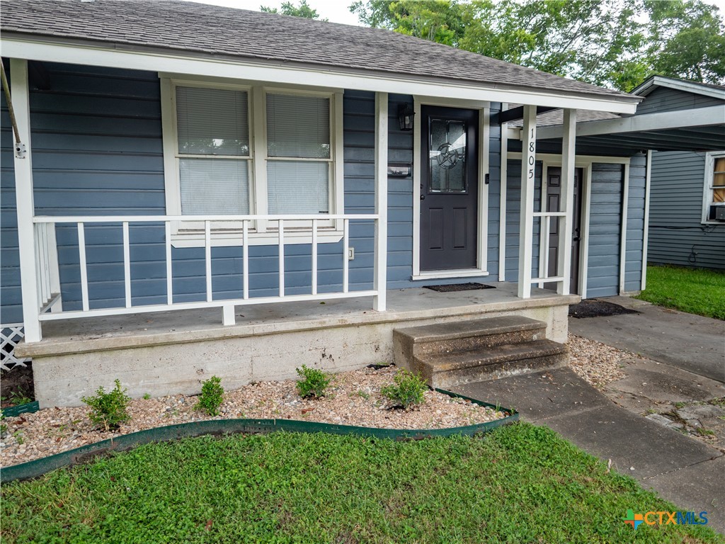 1805 E Crestwood Drive