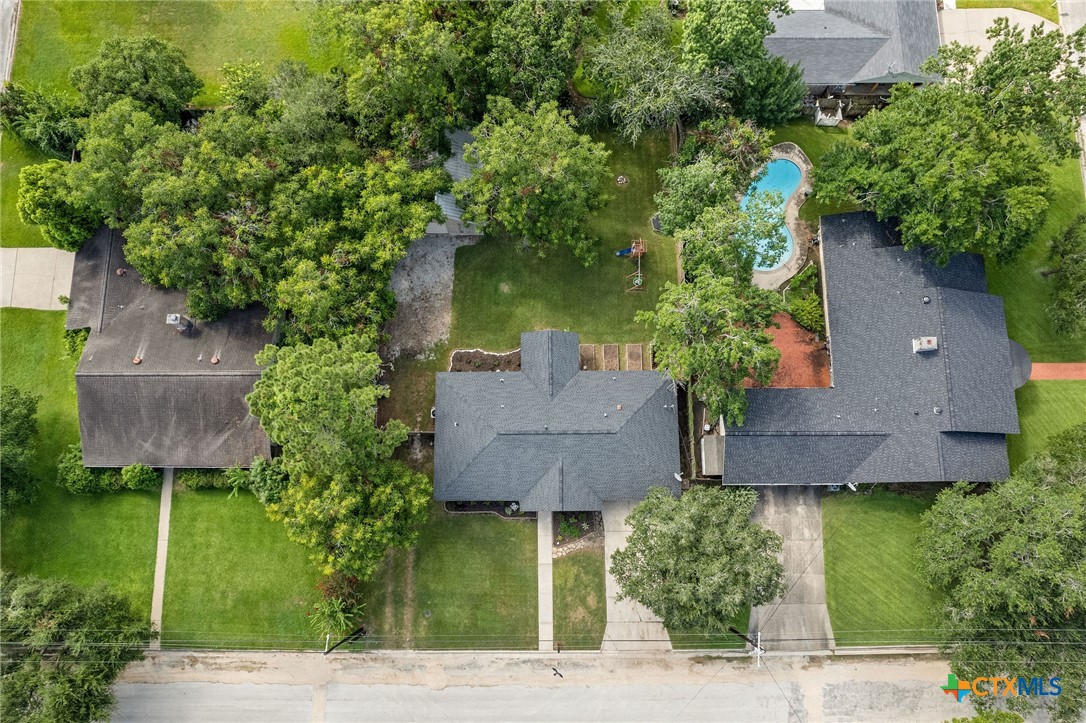 305 W Division Street