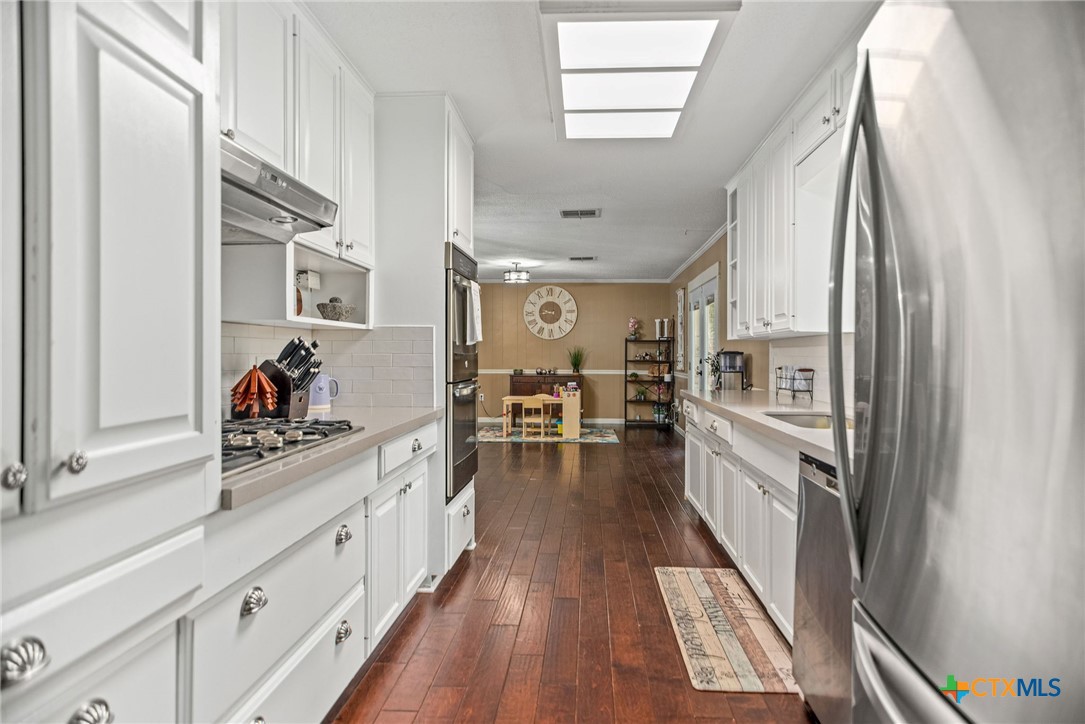 305 W Division Street