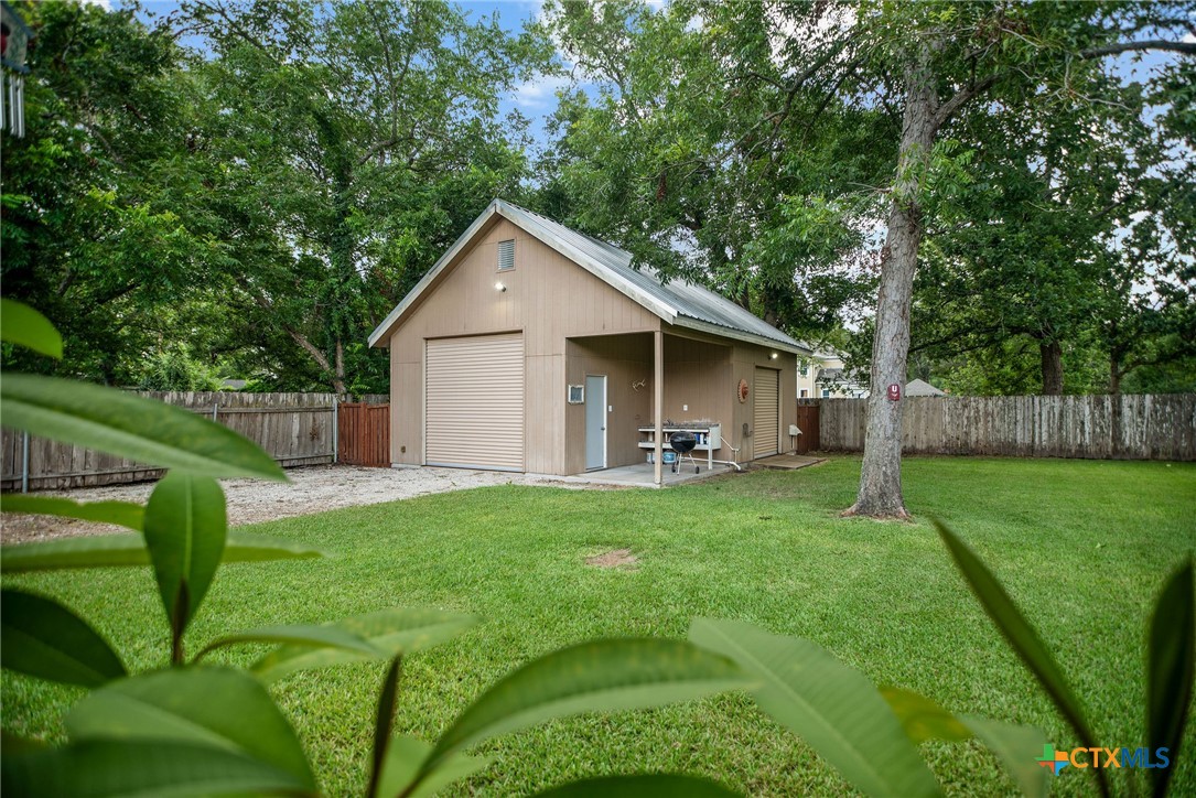 305 W Division Street