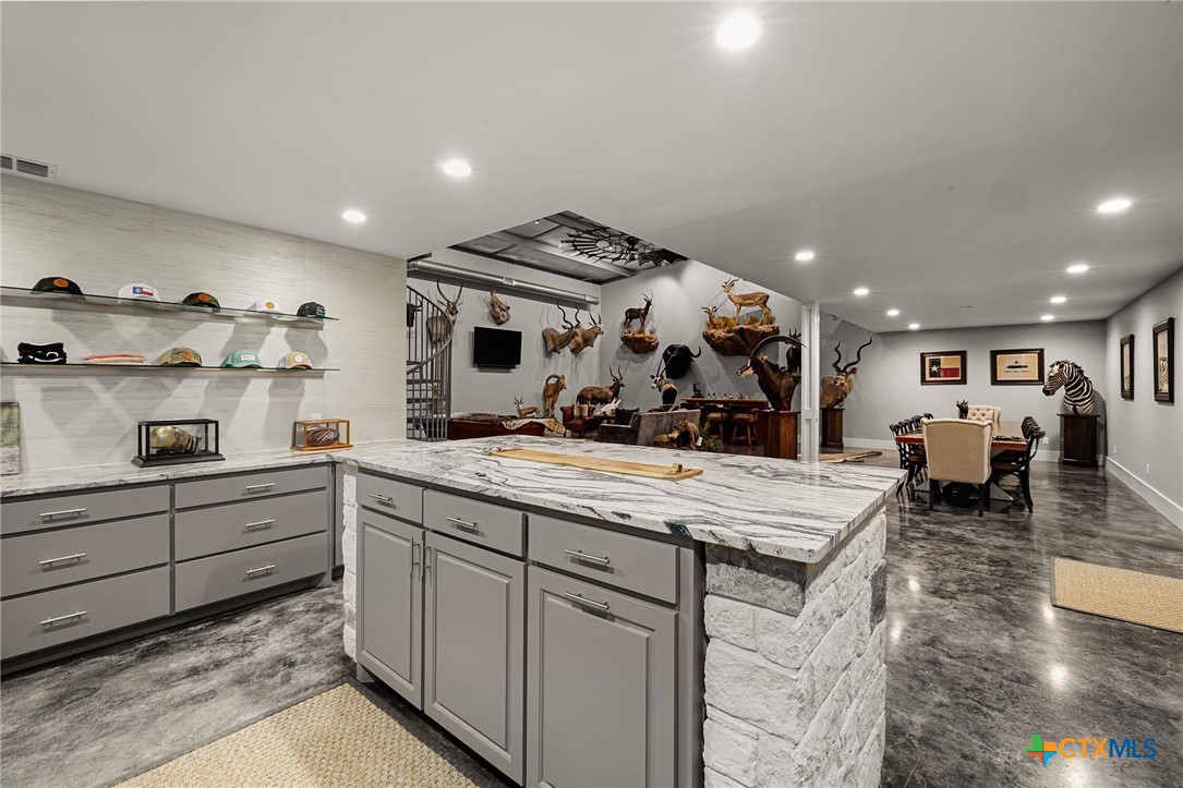 148 Lakecreek Drive
