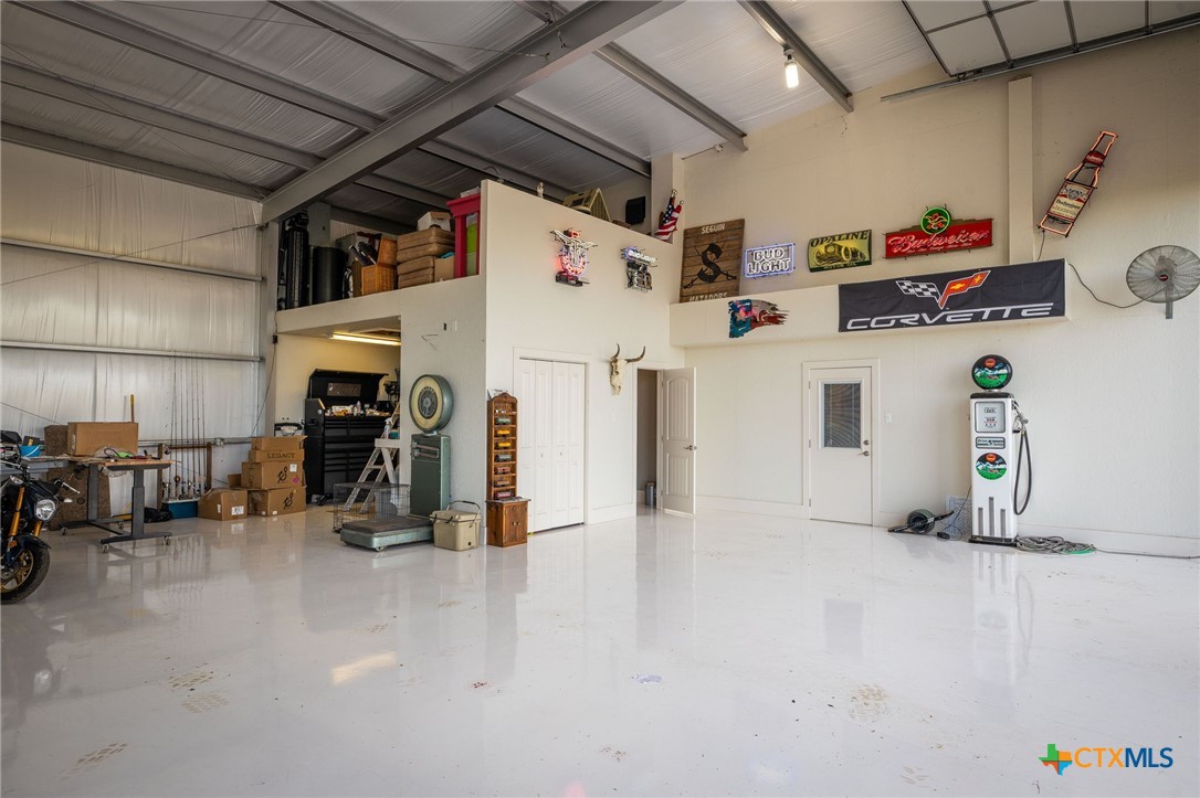 148 Lakecreek Drive