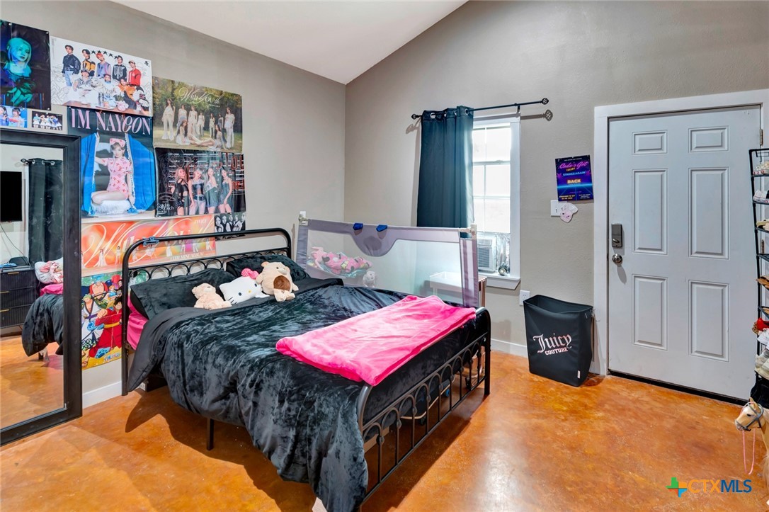 1207 Friar Rd