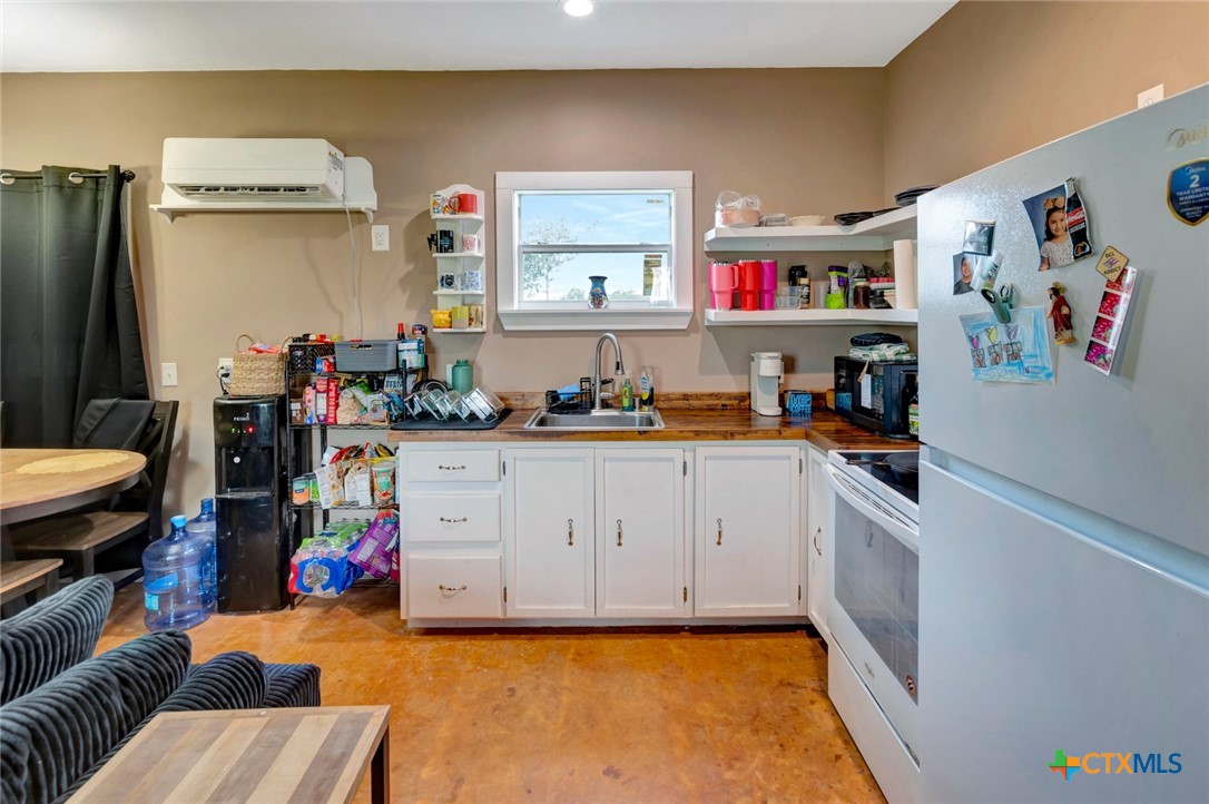 1207 Friar Rd