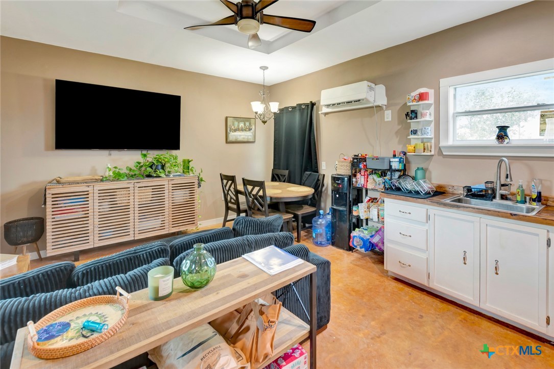 1207 Friar Rd