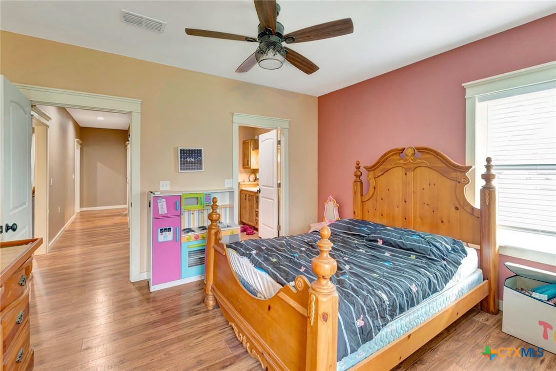 1207 Friar Rd