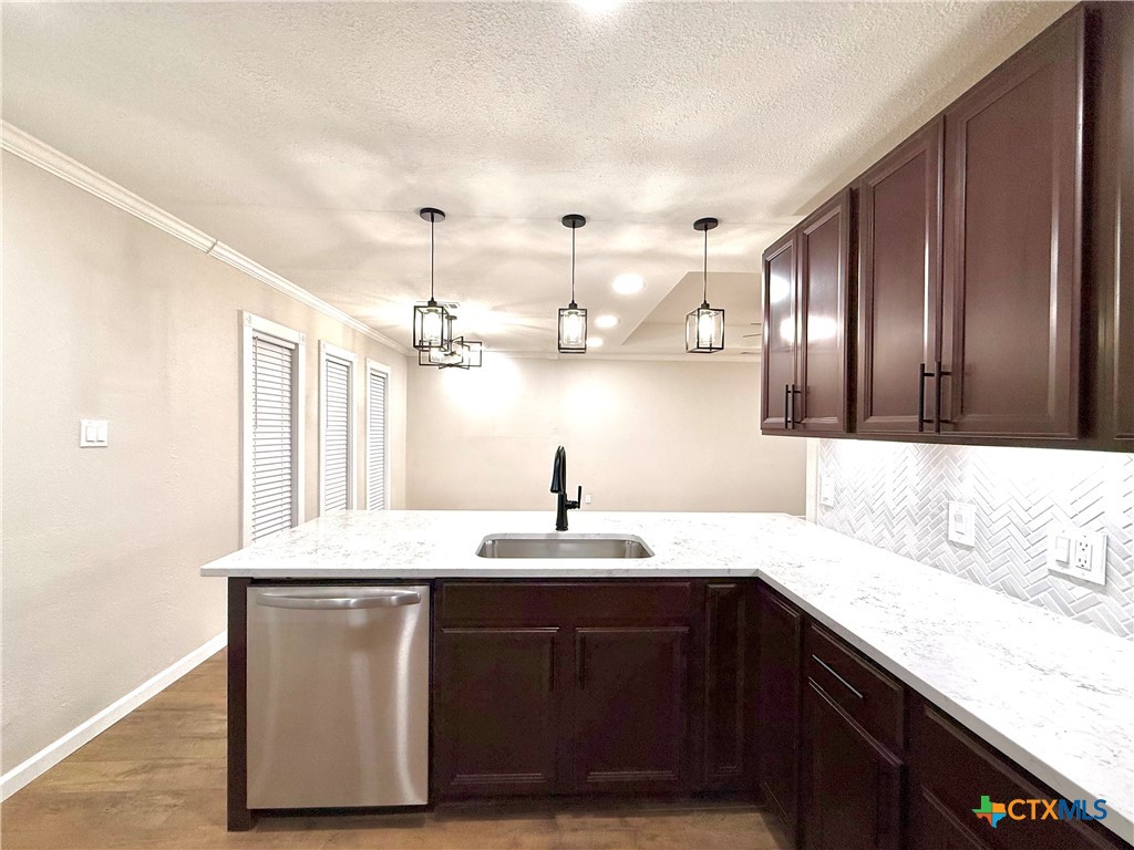 220 Navajo Drive